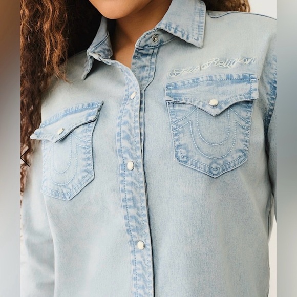 NWT True Religion Light Bliss Wash Logo Georgia Long Sleeve Denim Shirt Sz Small - Picture 2 of 12